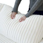 Grand canapé en peluche profonde Cloud, canapé modulable avec pouf