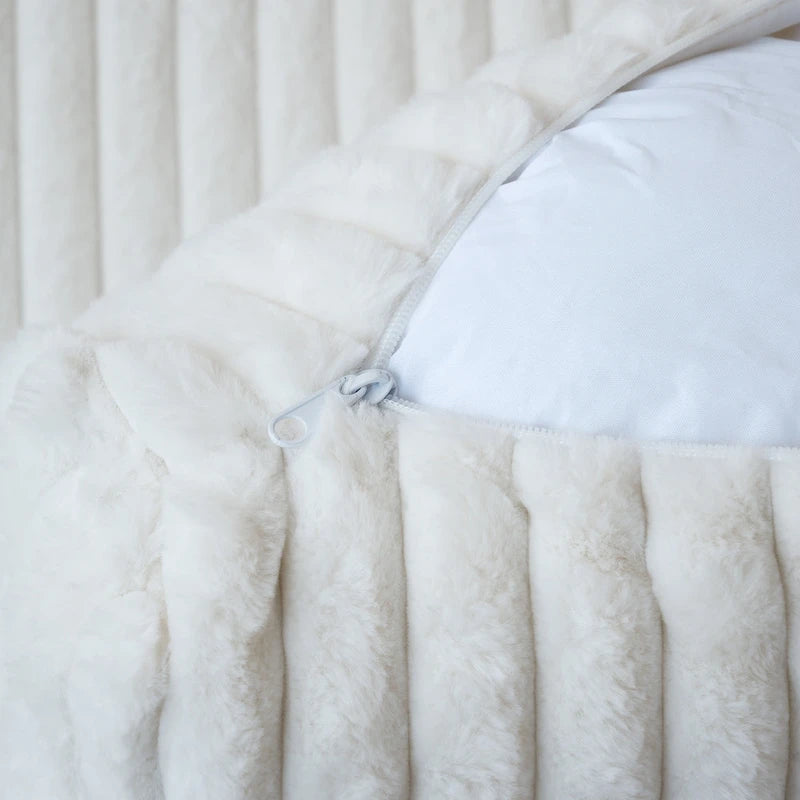 Grand canapé en peluche profonde Cloud, canapé modulable avec pouf