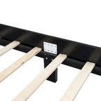 Lit plateforme queen en bois avec tête de lit en rotin naturel